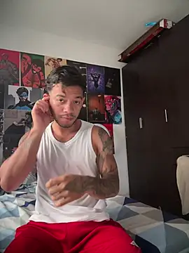 Enzomoretti__ stripchat live cam model