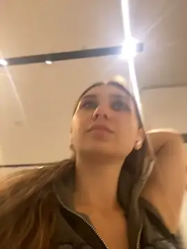 QuitieLia stripchat live cam model