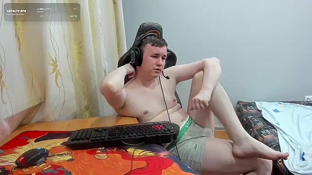 iliaskrislove stripchat live cam model