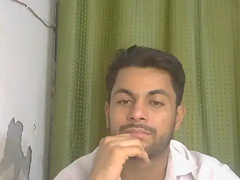 Stubborndesiboy stripchat live cam model