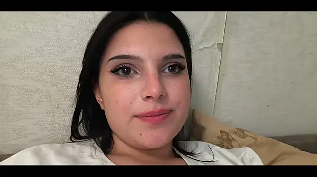 MadalineGrand stripchat live cam model