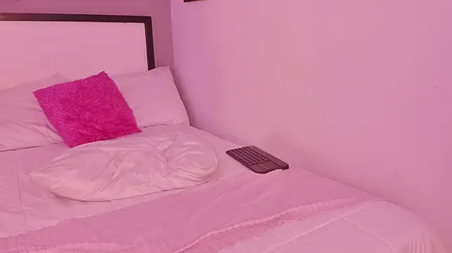 ChiaraBellinii stripchat live cam model
