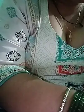 SANIYAMIRZA stripchat live cam model
