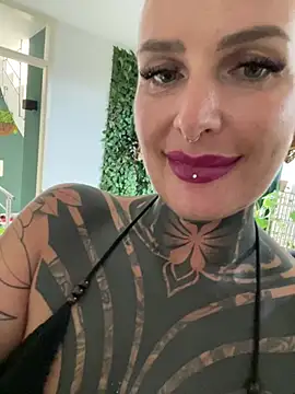 KathaleaNoir stripchat live cam model
