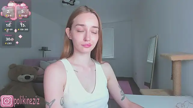 MoonDust stripchat live cam model