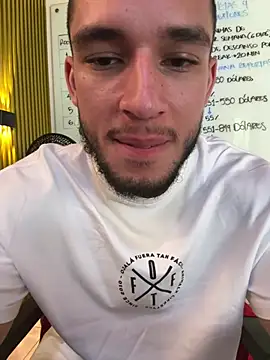 axel_tone stripchat live cam model