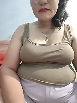 -Titihan- stripchat live cam model