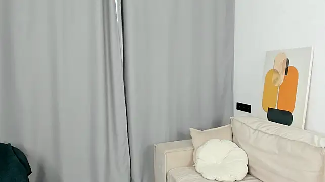 TannaKaroly stripchat live cam model
