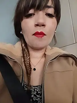 tata_sanz_ stripchat live cam model
