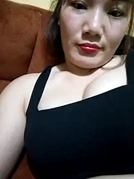 Voiva11 stripchat live cam model