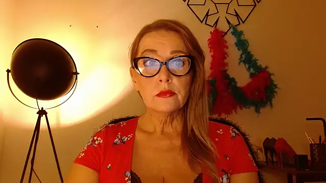 leaxSTAR stripchat live cam model