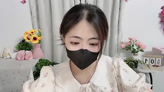 MIJ-Uwuu stripchat live cam model