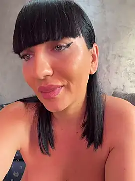 MysticCleo stripchat live cam model