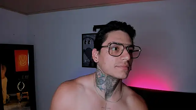 Simon_cortes stripchat live cam model