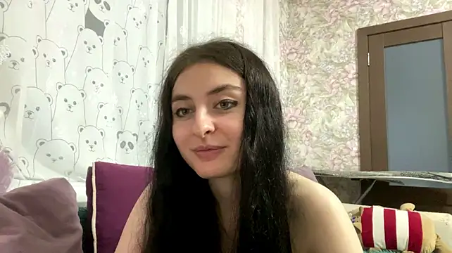 LucyOldershaw stripchat live cam model