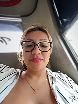 DIANITA_1988 stripchat live cam model