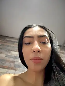 Ema_azel stripchat live cam model