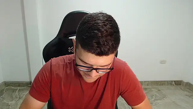 Plug_Control stripchat live cam model