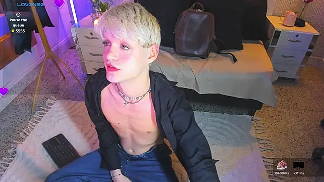 VladHellsing4 stripchat live cam model