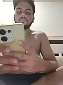 Realcumshow stripchat live cam model
