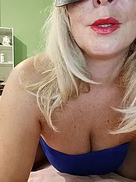 Milfporcona stripchat live cam model