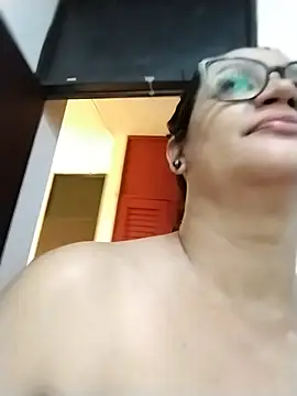 keilymadam stripchat live cam model