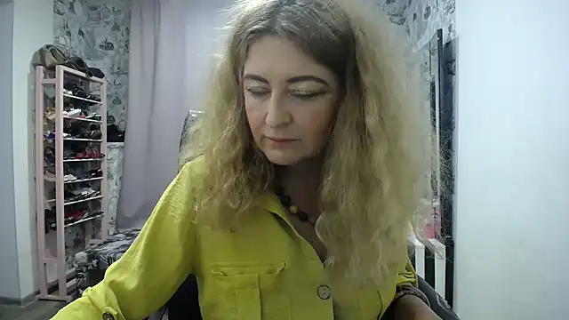Helen1974 stripchat live cam model