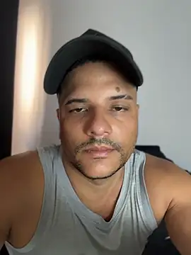 CaliflowLatino stripchat live cam model