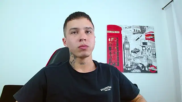 Cumandres18 stripchat live cam model