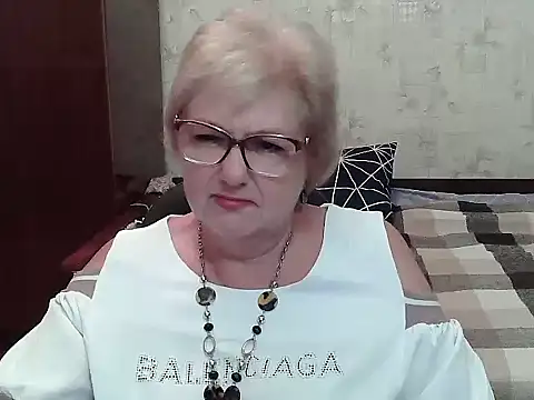 Renata62011 stripchat live cam model