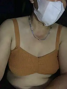 Laddy-su stripchat live cam model