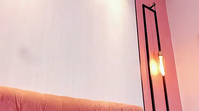 EmiliaBell_ stripchat live cam model