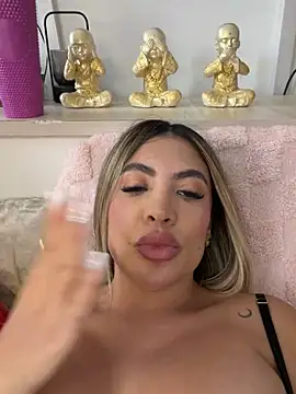 Sara_Milleess stripchat live cam model
