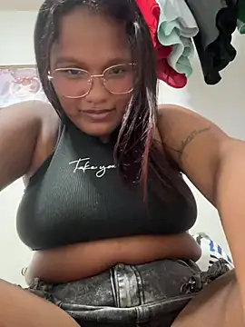 soka-29 stripchat live cam model