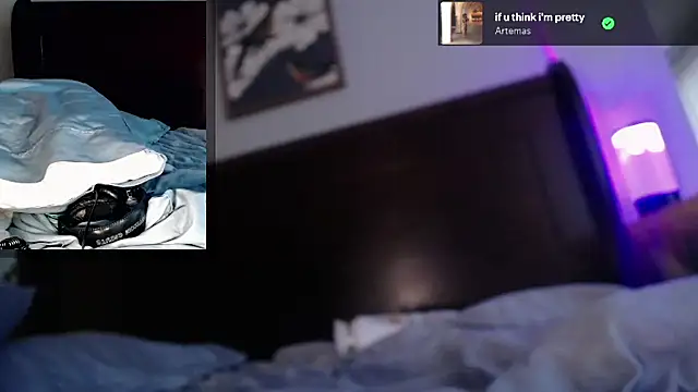 Snarfle82 stripchat live cam model