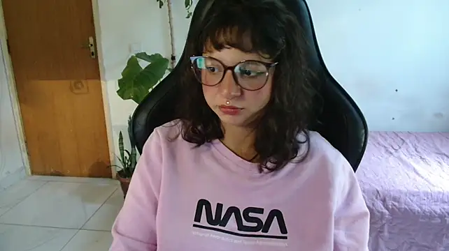 myamillor stripchat live cam model