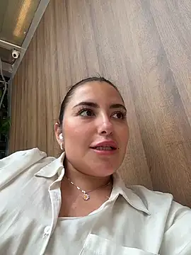 sukhakunis1 stripchat live cam model