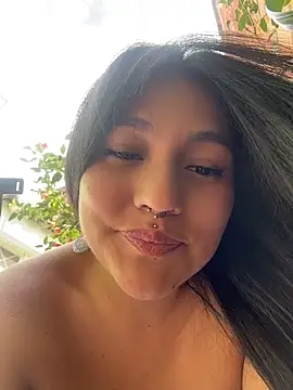 Emily_Gomezz stripchat live cam model