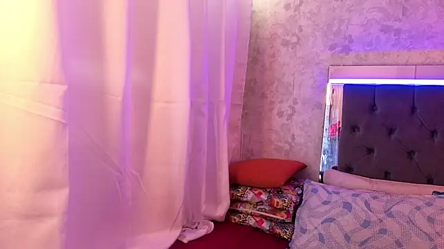 kathira_londres stripchat live cam model