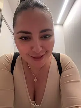 sukhakunis1 stripchat live cam model