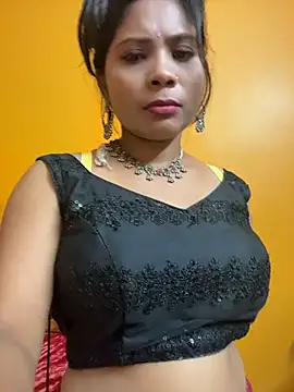 RedQQueen stripchat live cam model