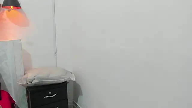 dakota_roussee stripchat live cam model
