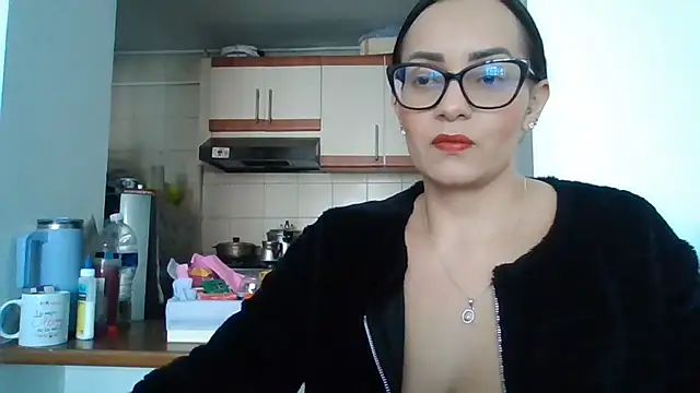 sarita_star stripchat live cam model