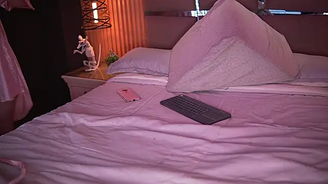 MiaTorres4 stripchat live cam model