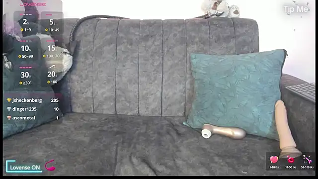 velmoon stripchat live cam model