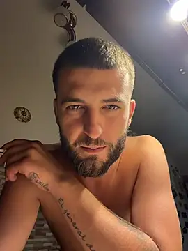 Pablo_Hornyguy95 stripchat live cam model
