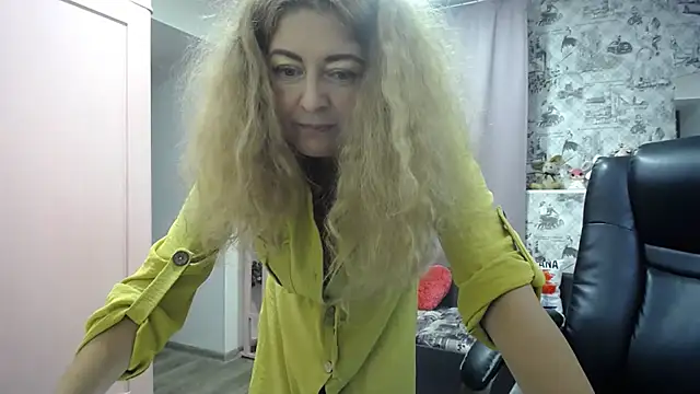 Helen1974 stripchat live cam model