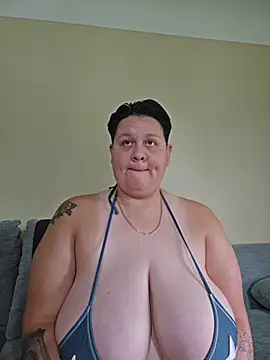 DevilDahm stripchat live cam model