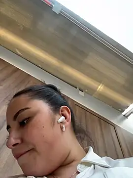 sukhakunis1 stripchat live cam model