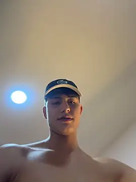 Lander_Cruz stripchat live cam model